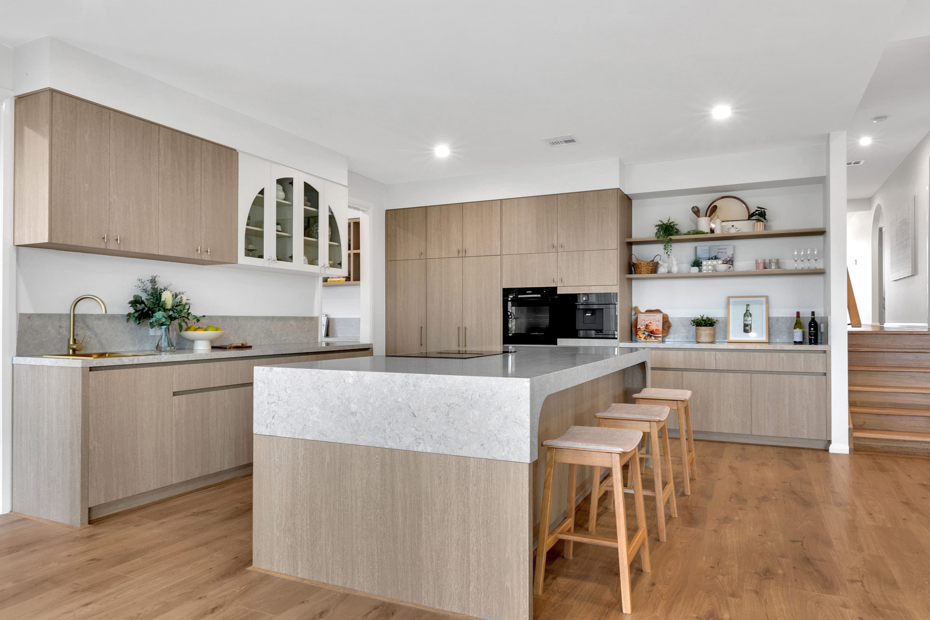 ELIZABETH DRIVE DISPLAY HOME